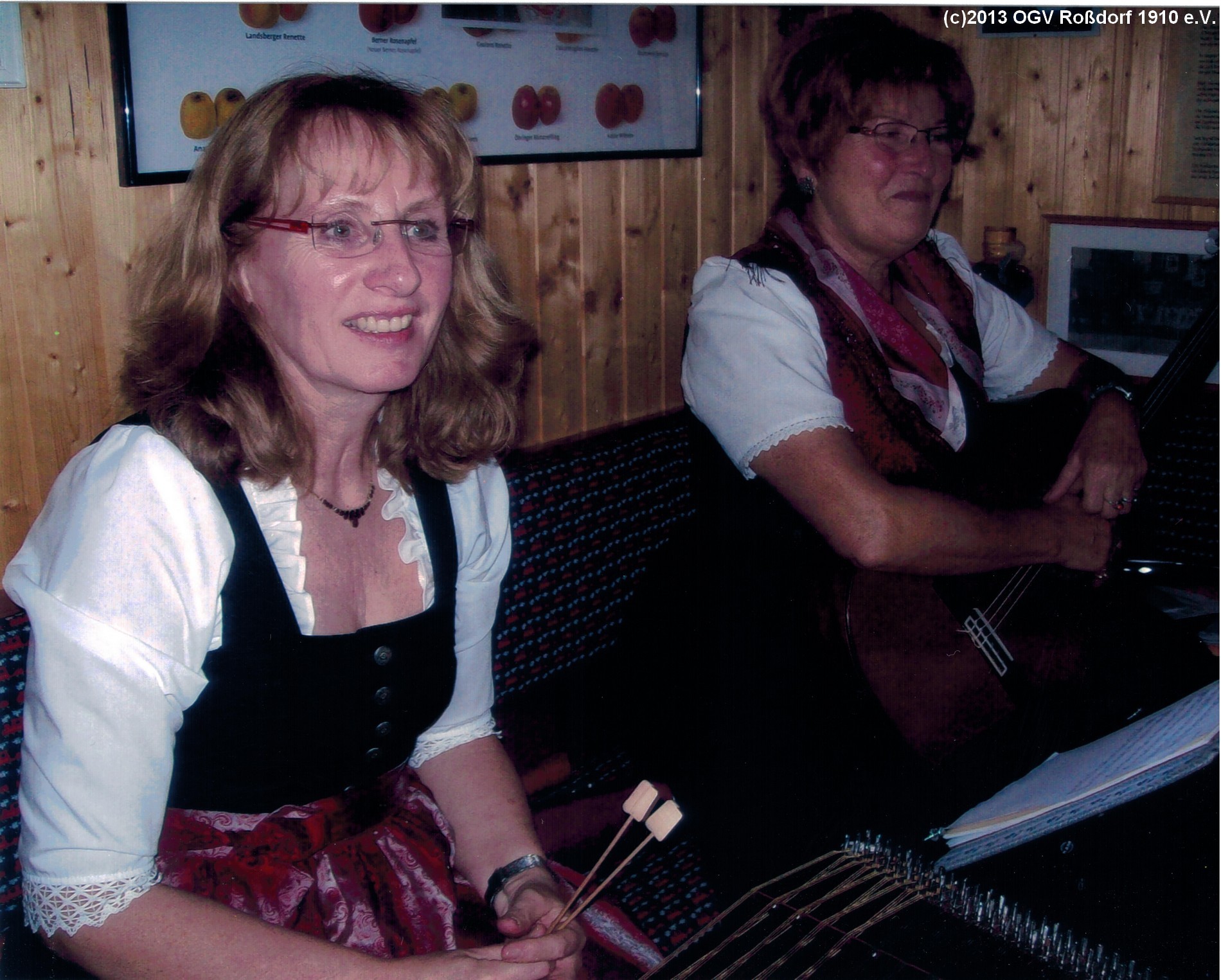 Heldenberger Saitenspiel auf der Adventfeier beim OGV-Frauenstammtisch